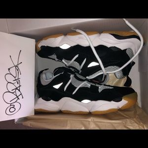 Globe skate shoes size 8.5 men’s